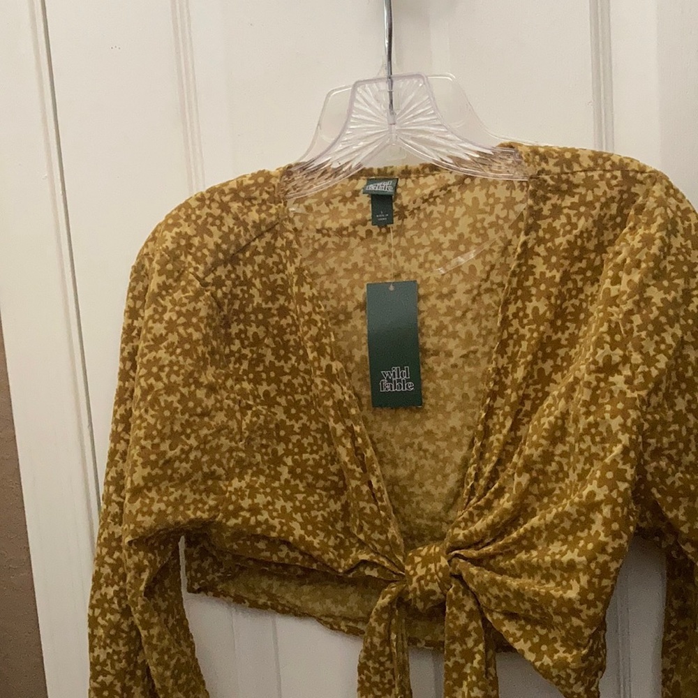 FINAL MARKDOWN FLOCKED wild fable tie front shrug medium NWT